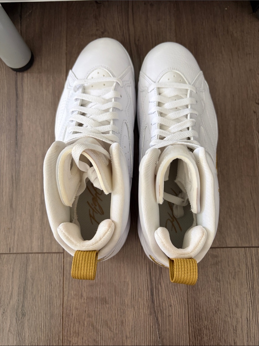 NEW Jordan MVP High-Top Sneakers - White & Gold. Women’s size 9.5 Men’s 8 - Picture 6 of 6